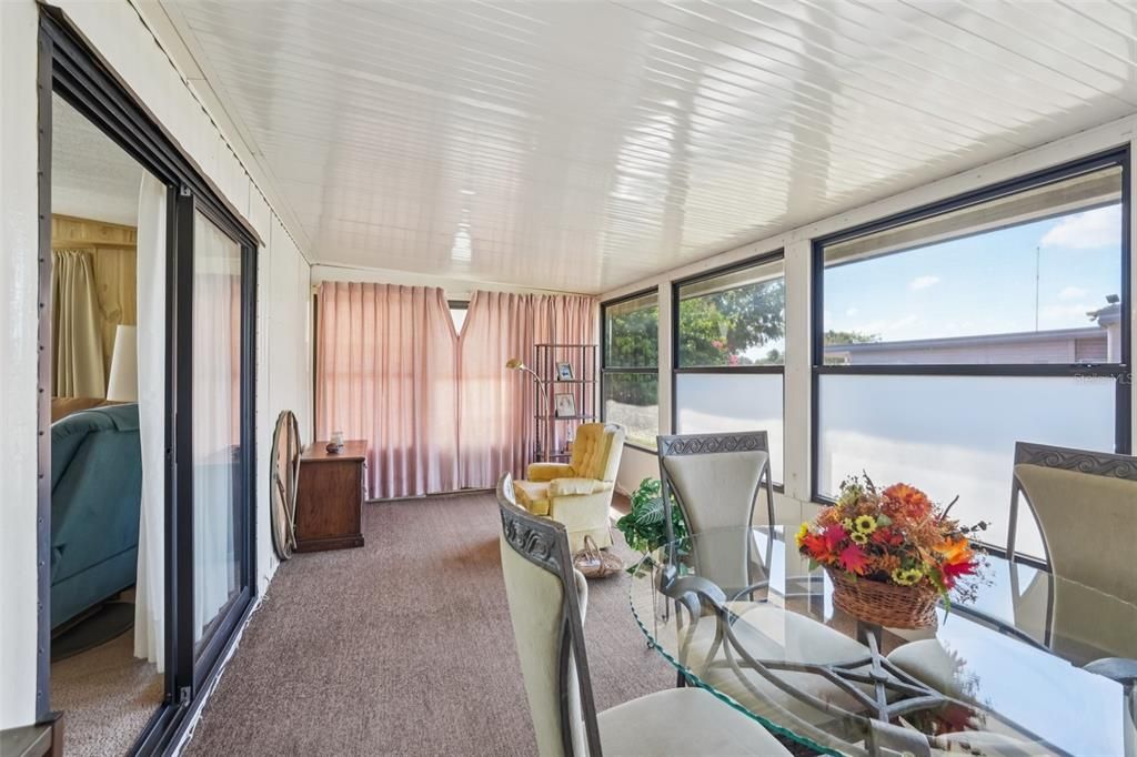 Под контрактом: $162,000 (2 спален, 2 ванн, 1125 Квадратных фут)