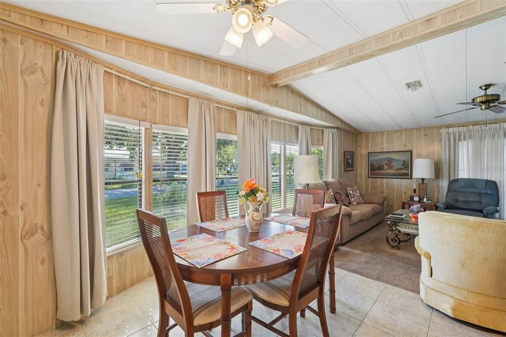 Под контрактом: $162,000 (2 спален, 2 ванн, 1125 Квадратных фут)