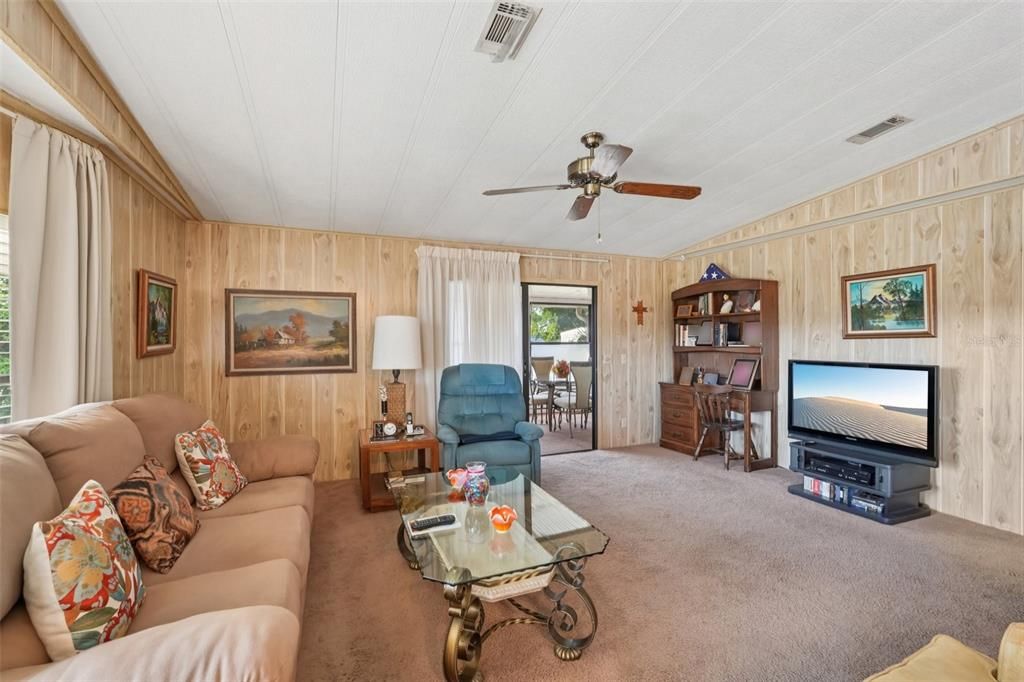 Под контрактом: $162,000 (2 спален, 2 ванн, 1125 Квадратных фут)