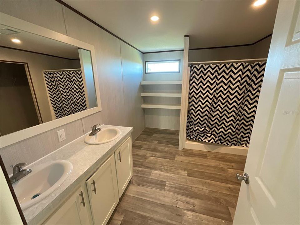 For Sale: $379,900 (4 beds, 3 baths, 2440 Square Feet)