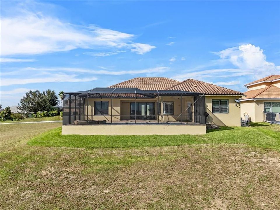 合同活跃: $699,998 (4 贝兹, 3 浴室, 2700 平方英尺)