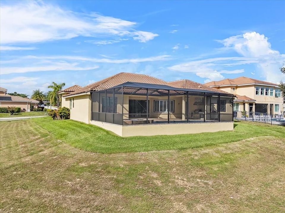 合同活跃: $699,998 (4 贝兹, 3 浴室, 2700 平方英尺)