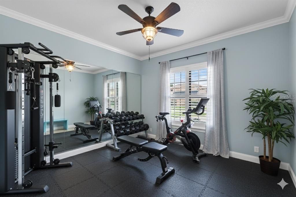 合同活跃: $699,998 (4 贝兹, 3 浴室, 2700 平方英尺)