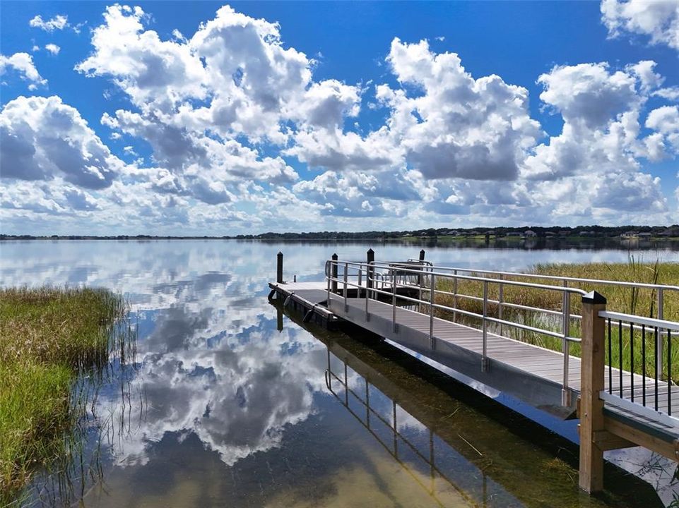 合同活跃: $699,998 (4 贝兹, 3 浴室, 2700 平方英尺)