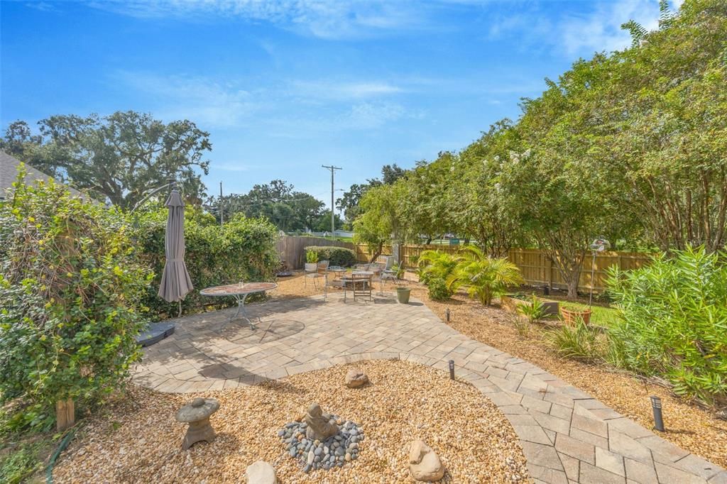 For Rent: $2,300 (3 beds, 2 baths, 1616 Square Feet)