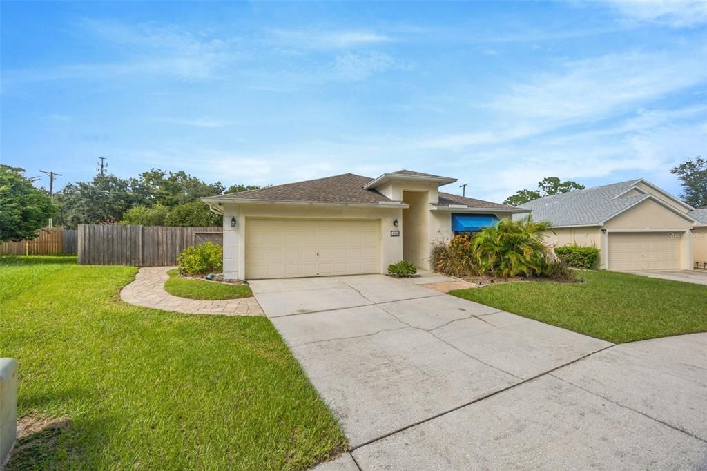 For Rent: $2,300 (3 beds, 2 baths, 1616 Square Feet)