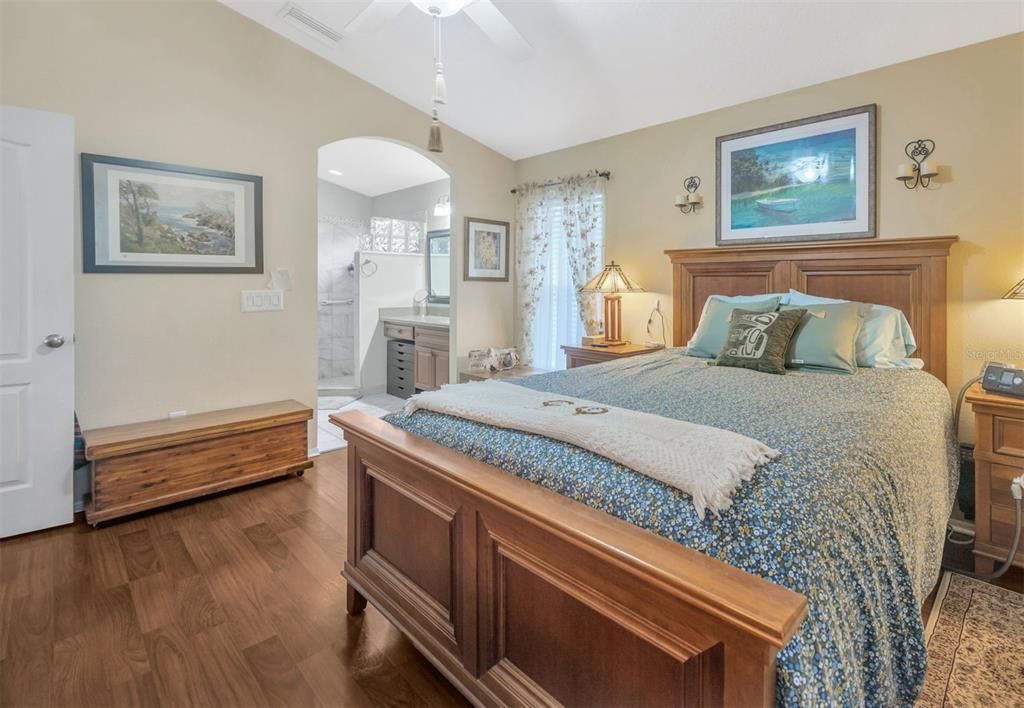 For Rent: $2,300 (3 beds, 2 baths, 1616 Square Feet)