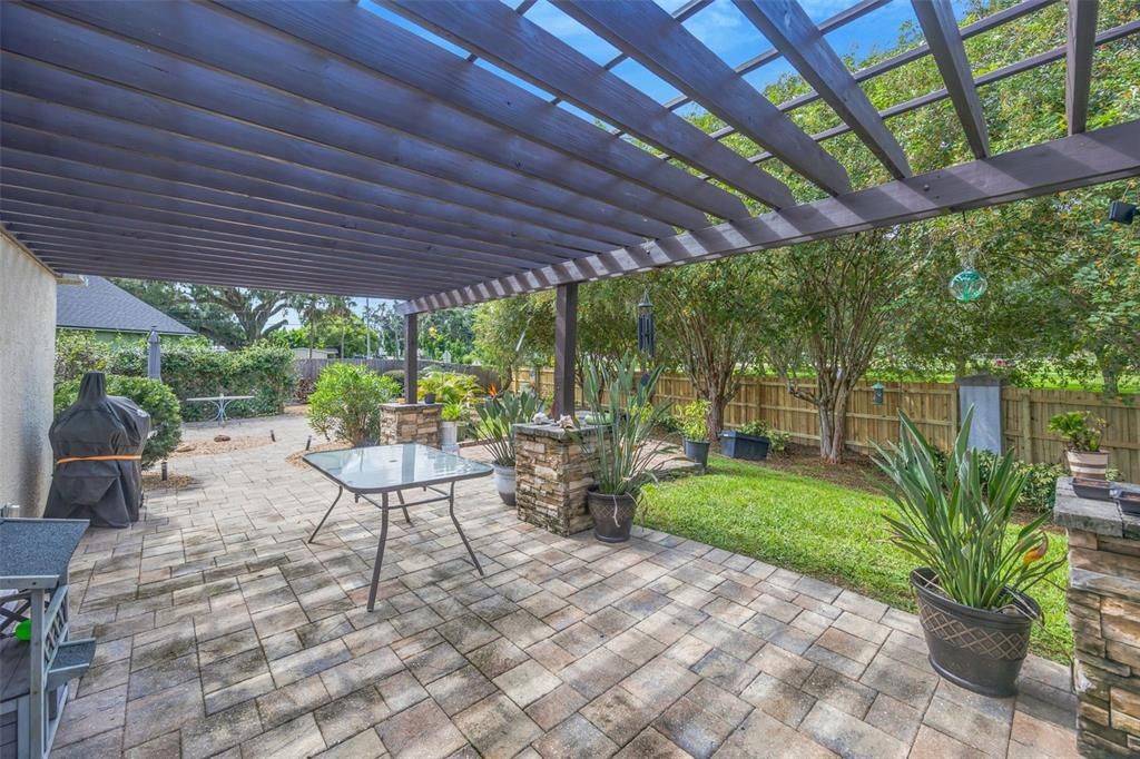 For Rent: $2,300 (3 beds, 2 baths, 1616 Square Feet)