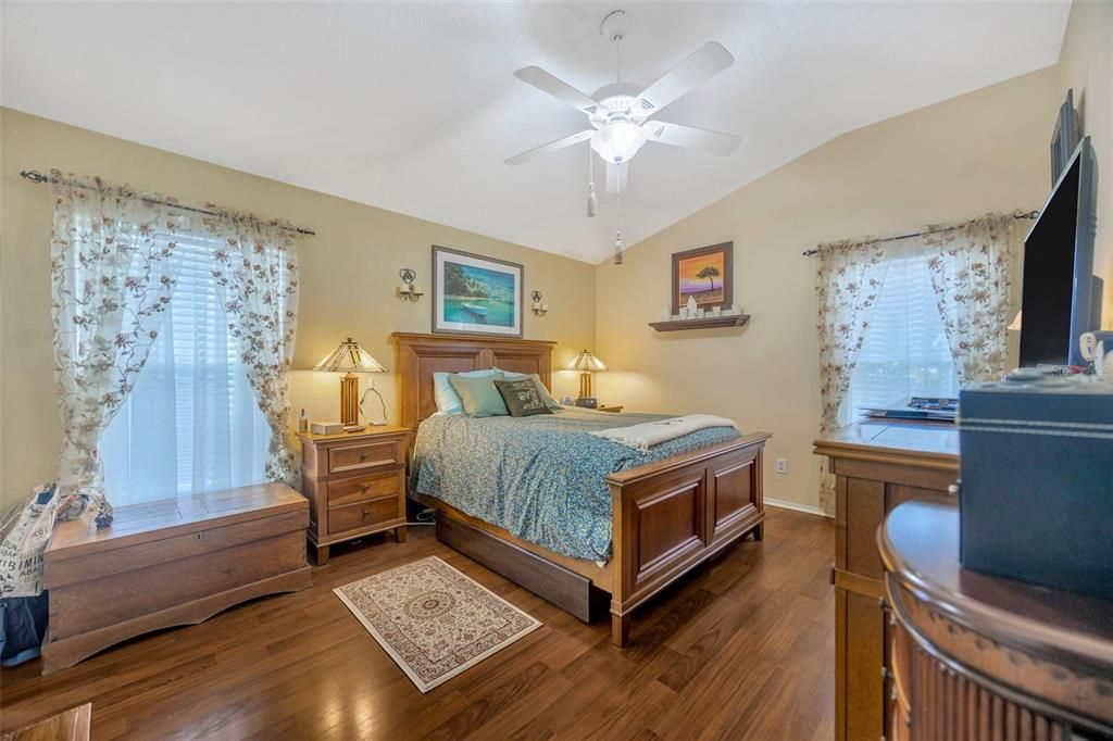 For Rent: $2,300 (3 beds, 2 baths, 1616 Square Feet)