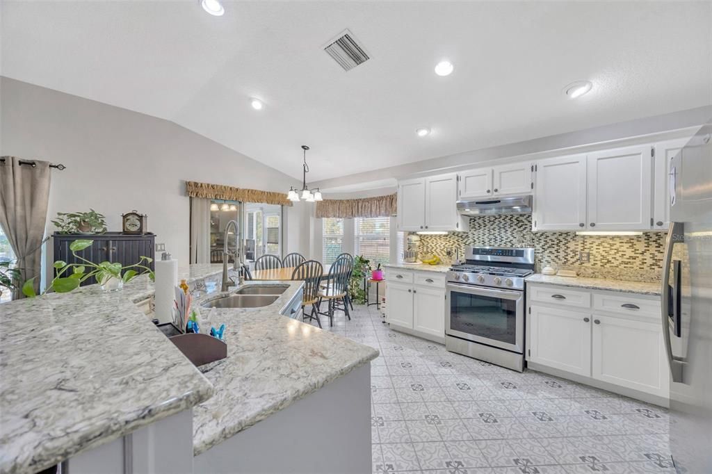 For Rent: $2,300 (3 beds, 2 baths, 1616 Square Feet)