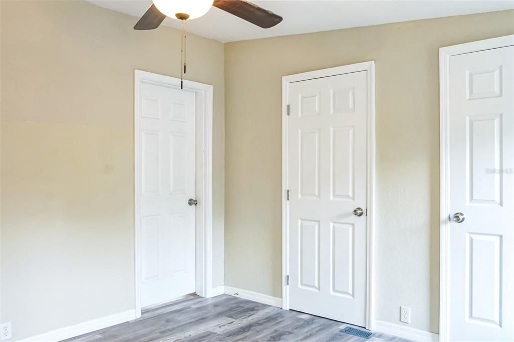 Activo con contrato: $250,000 (3 camas, 2 baños, 1242 Pies cuadrados)