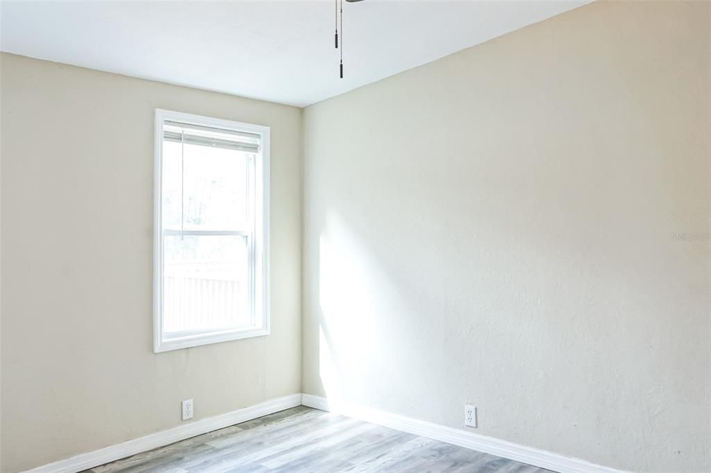 Activo con contrato: $250,000 (3 camas, 2 baños, 1242 Pies cuadrados)