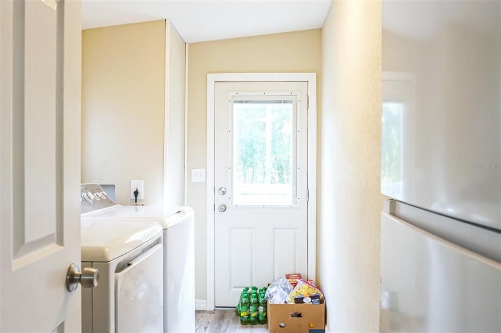 Activo con contrato: $250,000 (3 camas, 2 baños, 1242 Pies cuadrados)