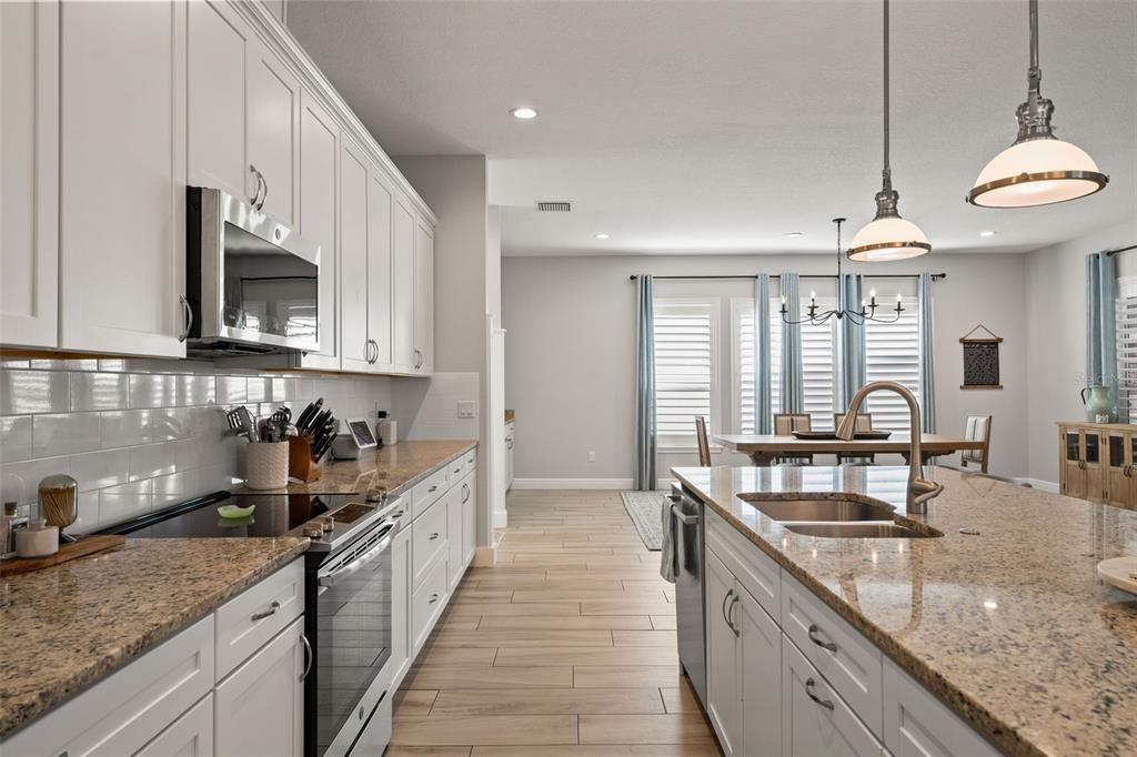 Activo con contrato: $1,500,000 (4 camas, 3 baños, 3546 Pies cuadrados)