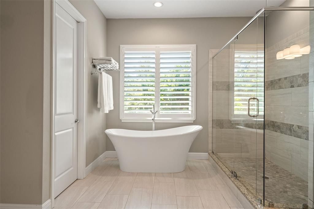 Activo con contrato: $1,500,000 (4 camas, 3 baños, 3546 Pies cuadrados)