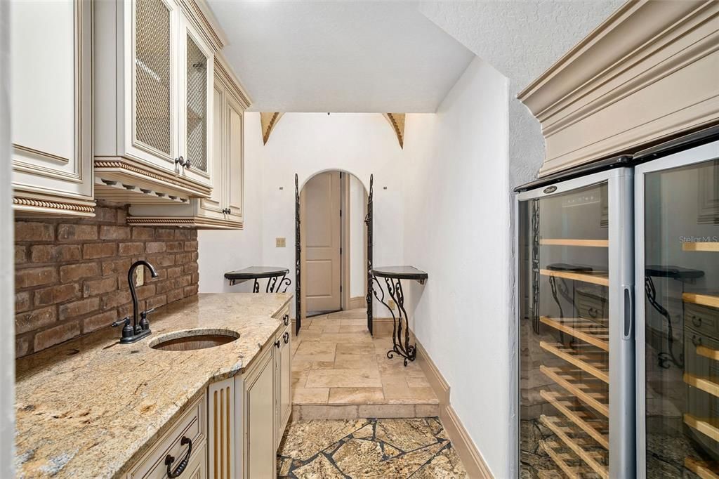 En Venta: $2,650,000 (5 camas, 6 baños, 6248 Pies cuadrados)