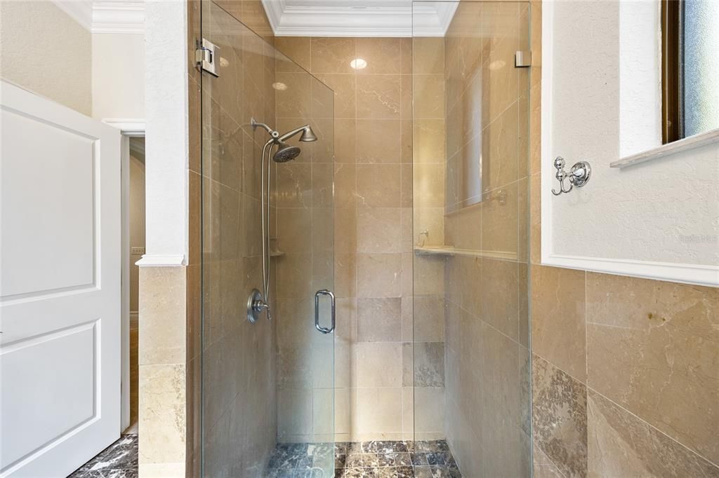 Active With Contract: $600,000 (3 beds, 2 baths, 1880 Square Feet)