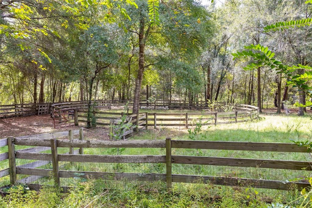 Active With Contract: $600,000 (3 beds, 2 baths, 1880 Square Feet)