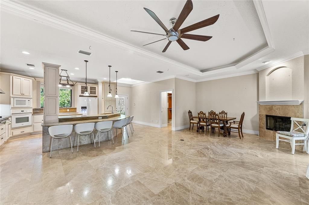 Active With Contract: $600,000 (3 beds, 2 baths, 1880 Square Feet)