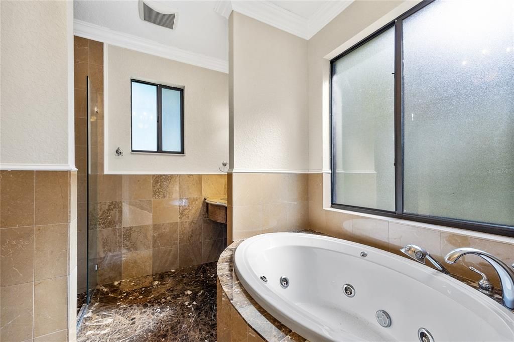 Active With Contract: $600,000 (3 beds, 2 baths, 1880 Square Feet)