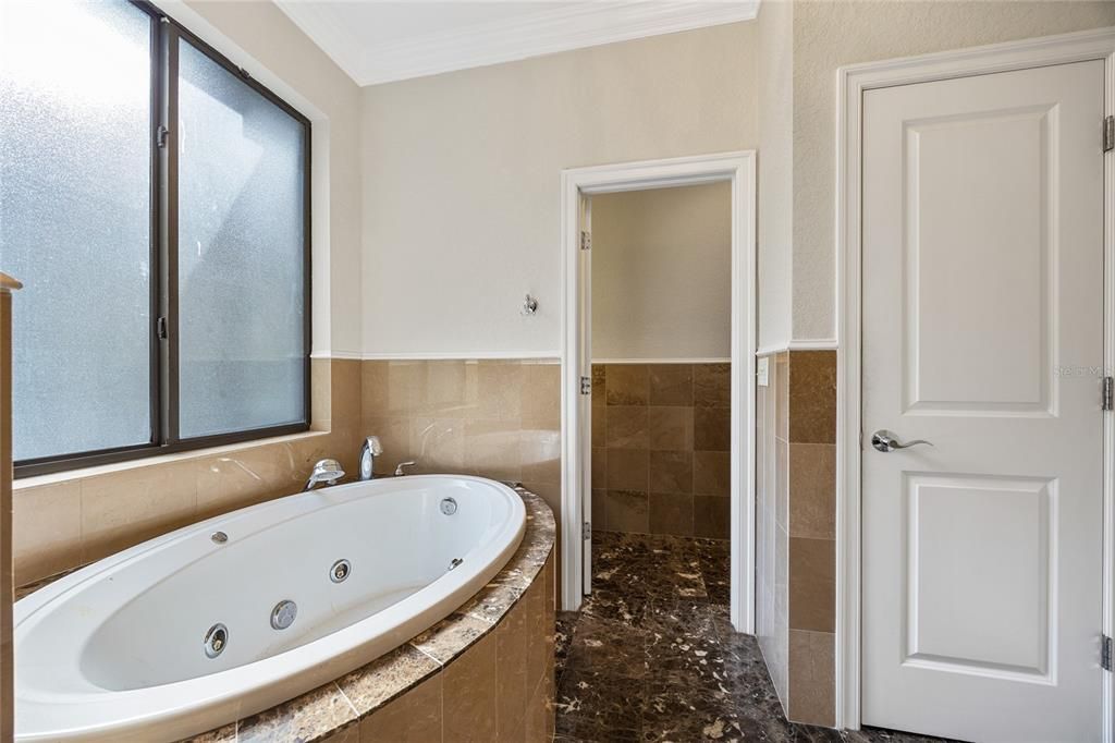 Active With Contract: $600,000 (3 beds, 2 baths, 1880 Square Feet)