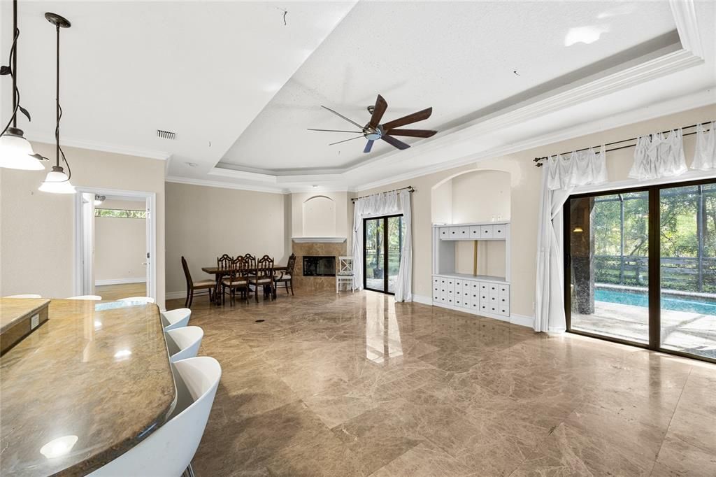 Active With Contract: $600,000 (3 beds, 2 baths, 1880 Square Feet)