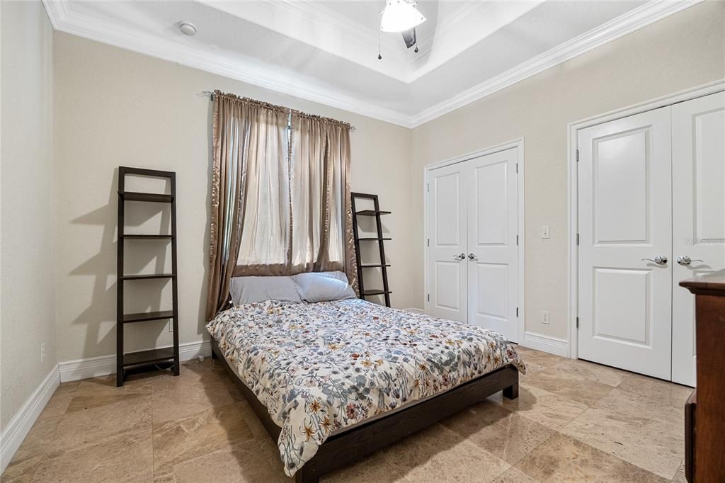 Active With Contract: $600,000 (3 beds, 2 baths, 1880 Square Feet)