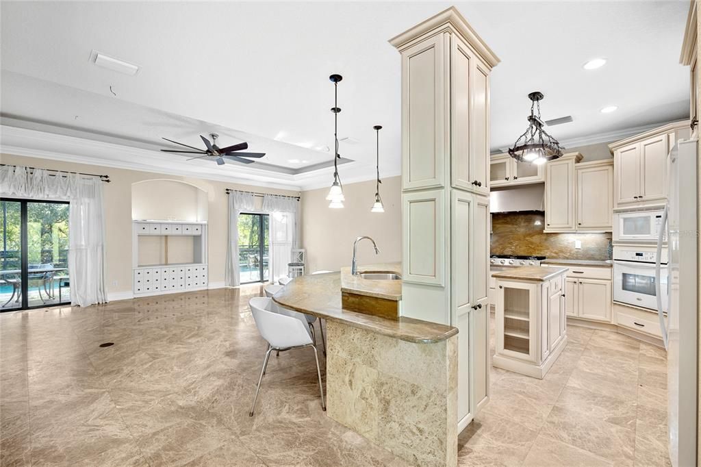 Active With Contract: $600,000 (3 beds, 2 baths, 1880 Square Feet)