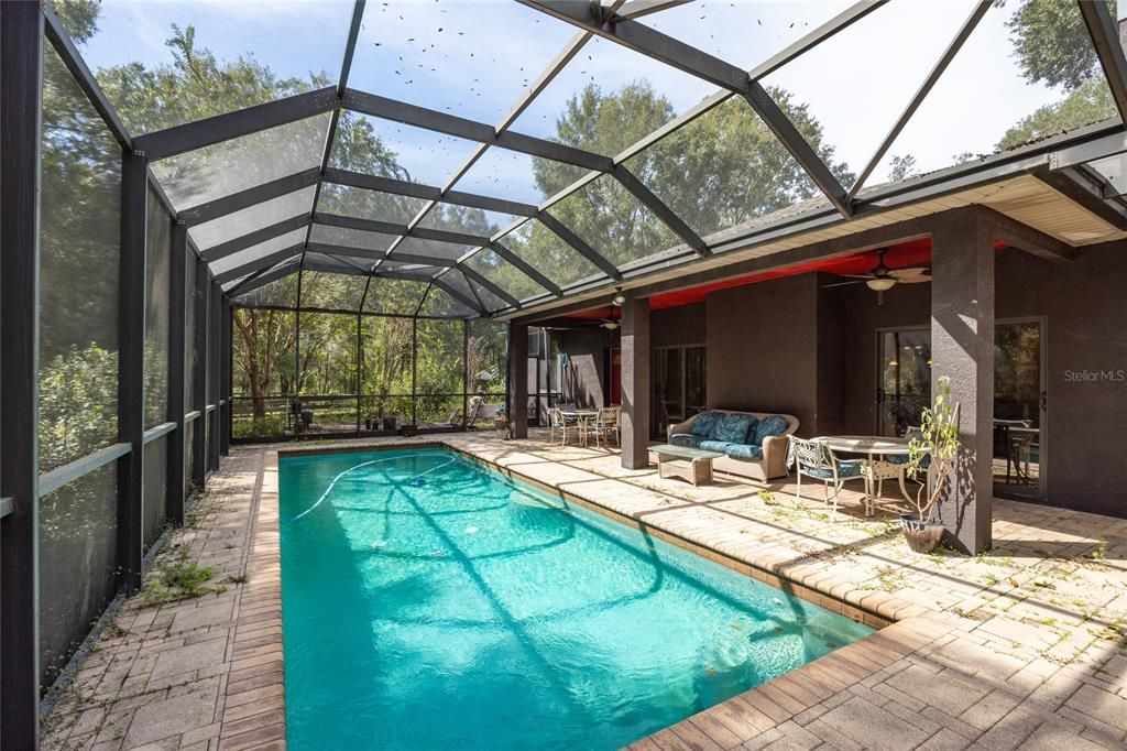 Active With Contract: $600,000 (3 beds, 2 baths, 1880 Square Feet)