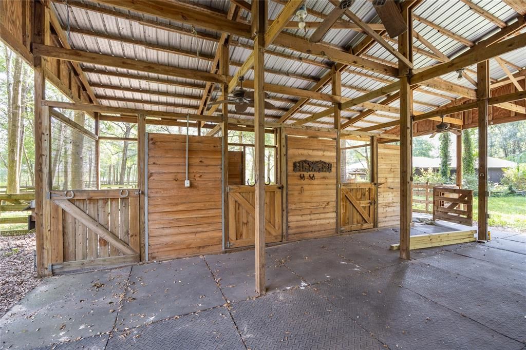 Active With Contract: $600,000 (3 beds, 2 baths, 1880 Square Feet)