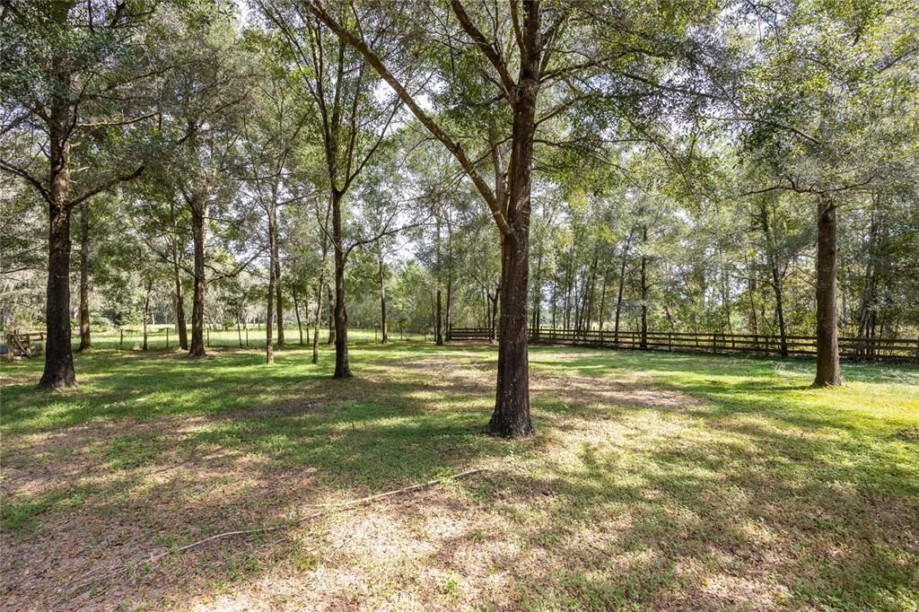 Active With Contract: $600,000 (3 beds, 2 baths, 1880 Square Feet)