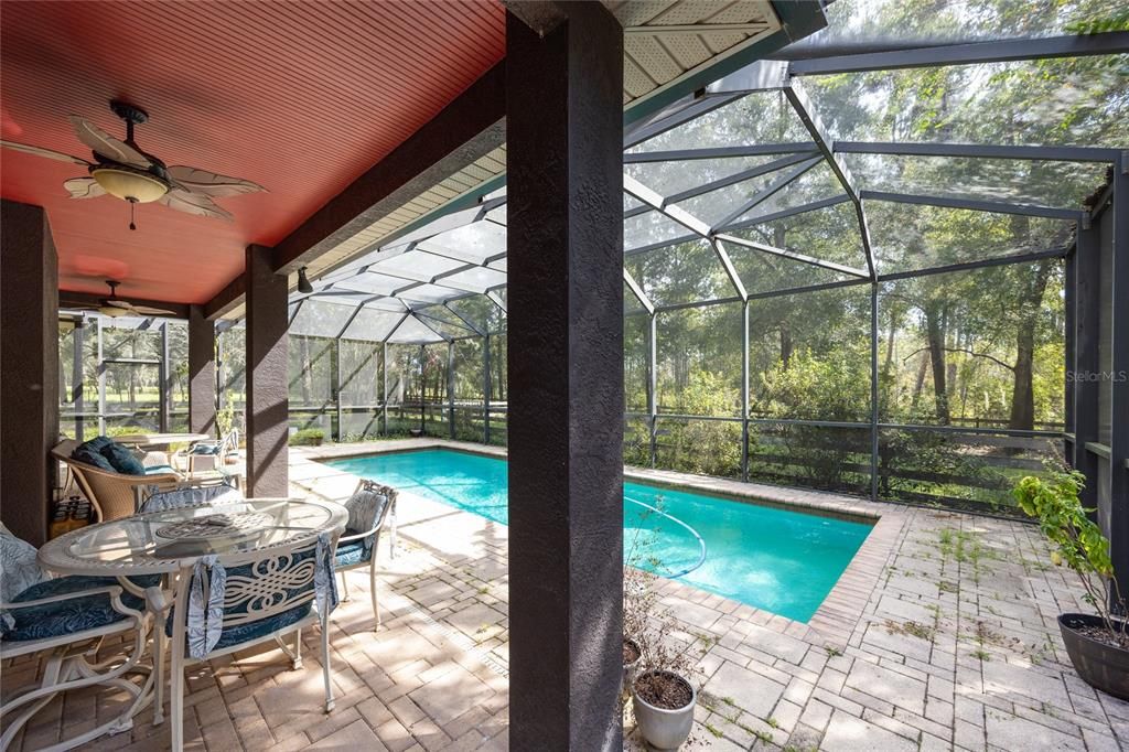 Active With Contract: $600,000 (3 beds, 2 baths, 1880 Square Feet)