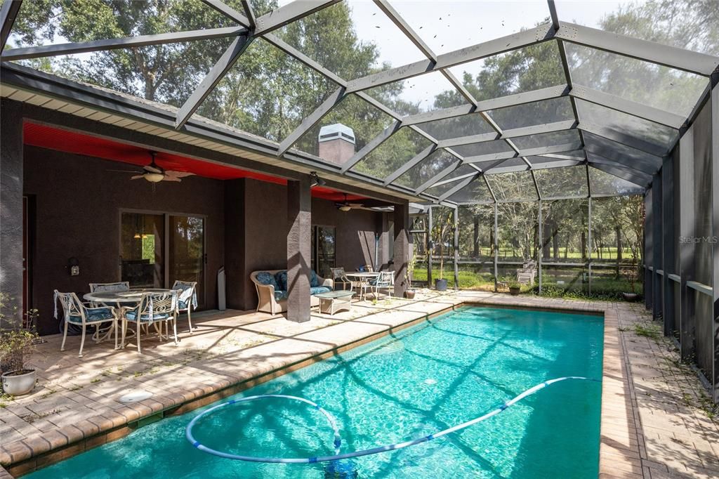 Active With Contract: $600,000 (3 beds, 2 baths, 1880 Square Feet)