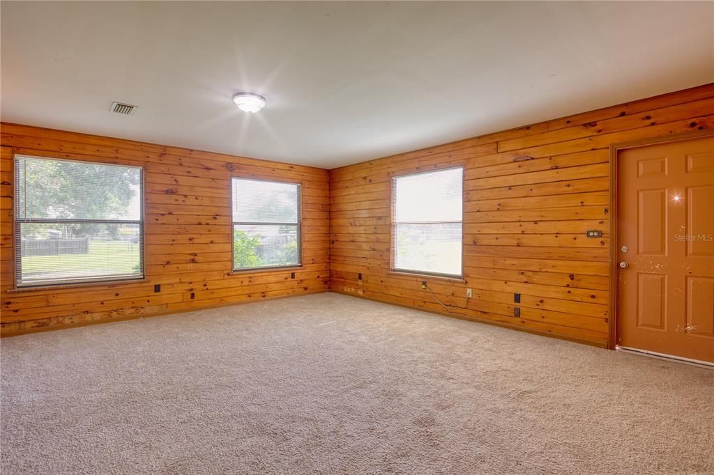 出租: $1,495 (2 贝兹, 1 浴室, 952 平方英尺)