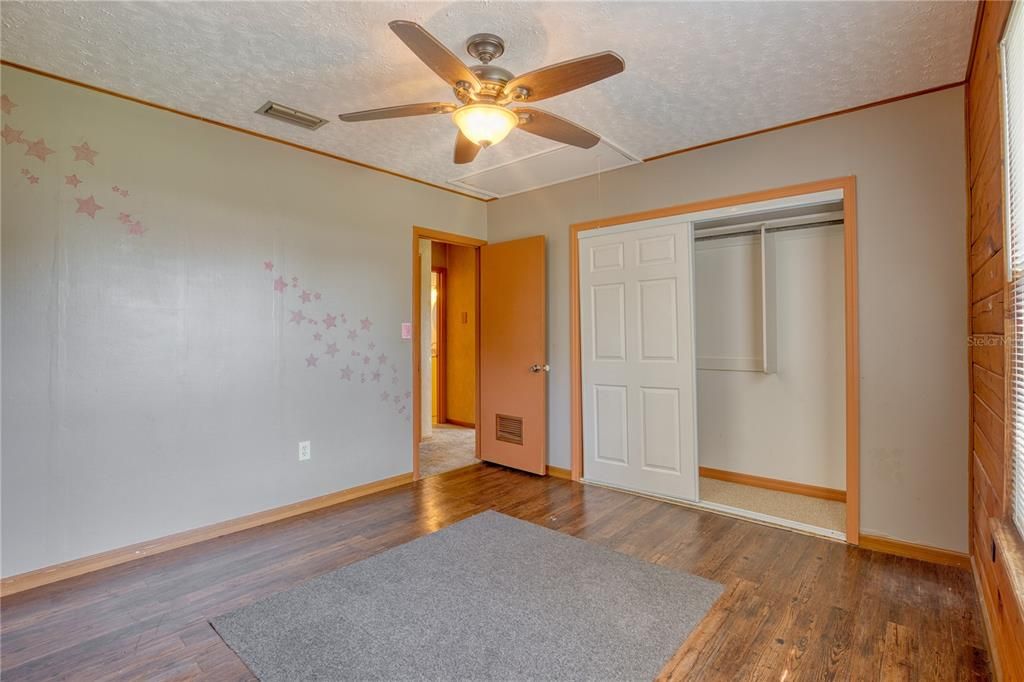 出租: $1,495 (2 贝兹, 1 浴室, 952 平方英尺)