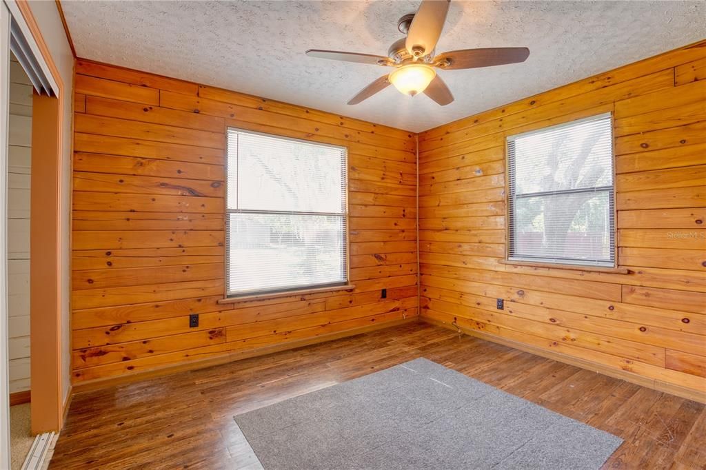 出租: $1,495 (2 贝兹, 1 浴室, 952 平方英尺)