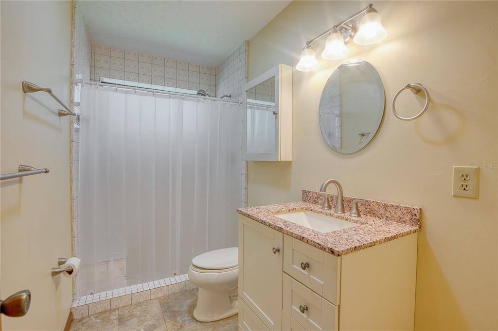 出租: $1,495 (2 贝兹, 1 浴室, 952 平方英尺)