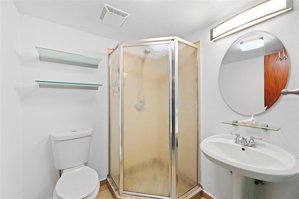 For Sale: $575,000 (3 beds, 3 baths, 2400 Square Feet)