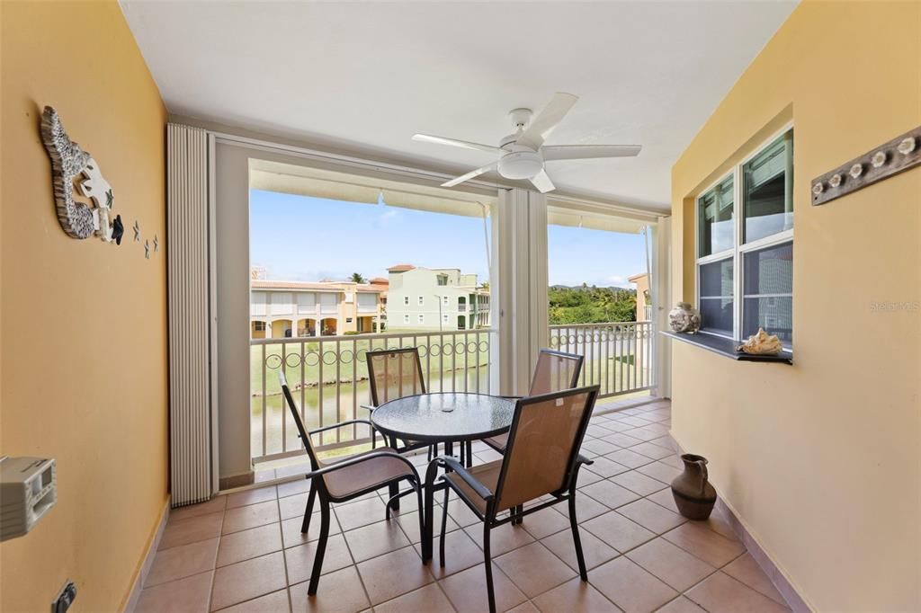 For Sale: $575,000 (3 beds, 3 baths, 2400 Square Feet)