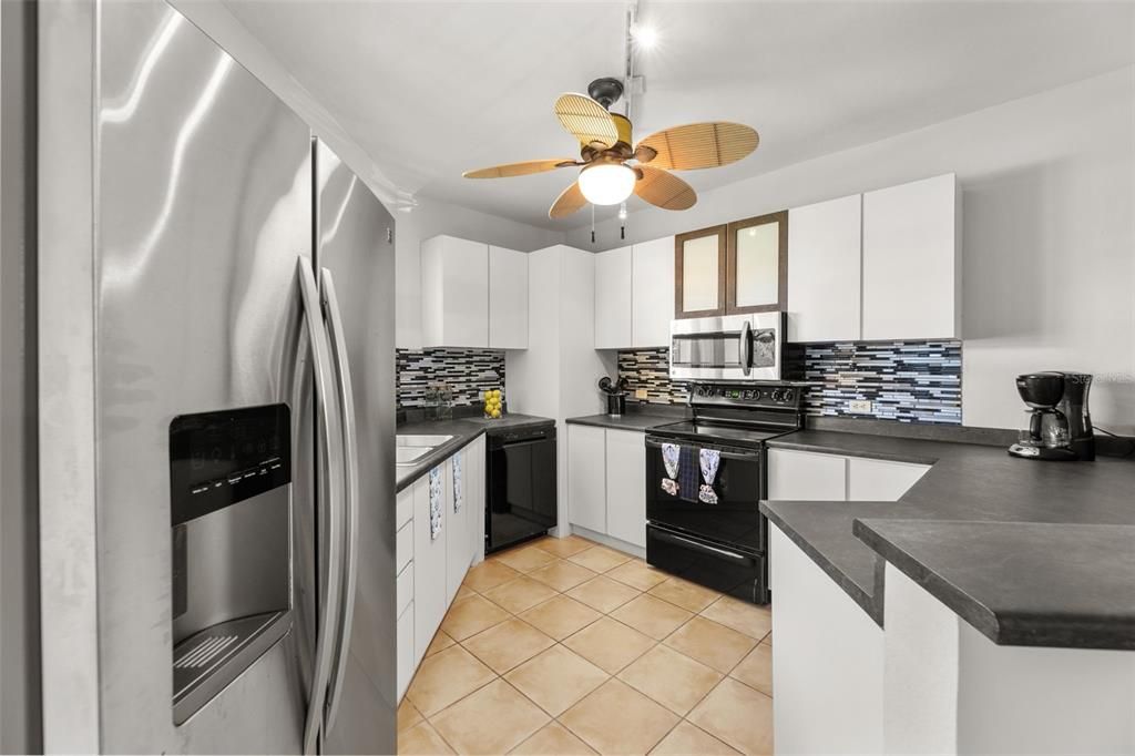 For Sale: $575,000 (3 beds, 3 baths, 2400 Square Feet)