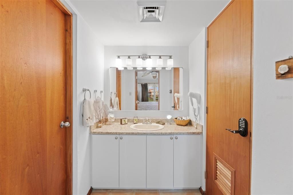 For Sale: $575,000 (3 beds, 3 baths, 2400 Square Feet)