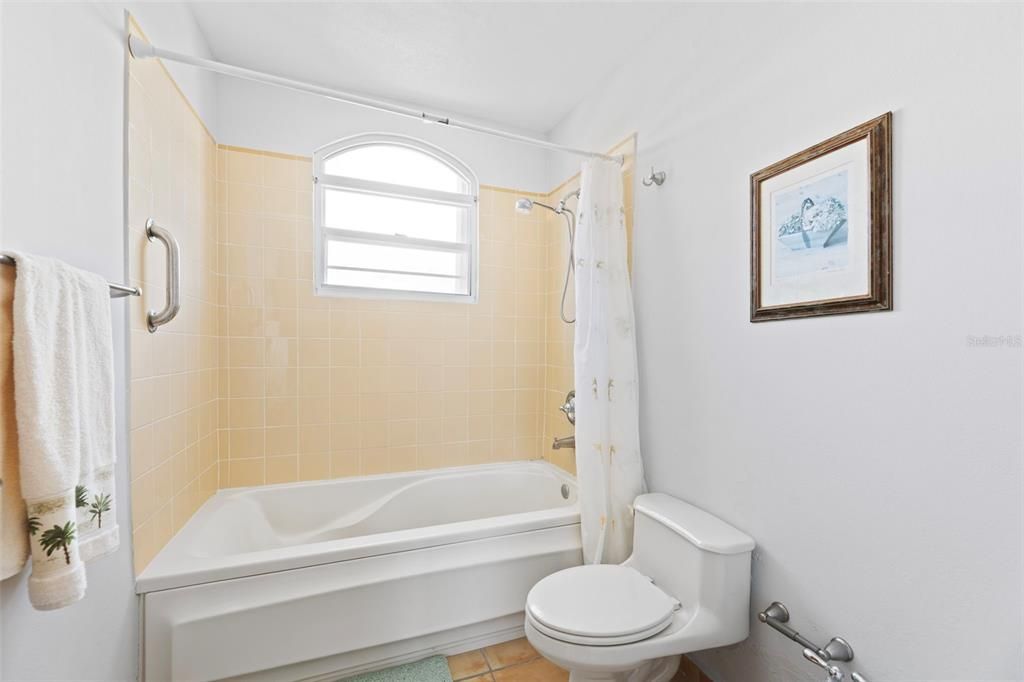 For Sale: $575,000 (3 beds, 3 baths, 2400 Square Feet)