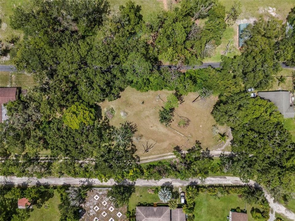 На продажу: $995,405 (0.55 acres)