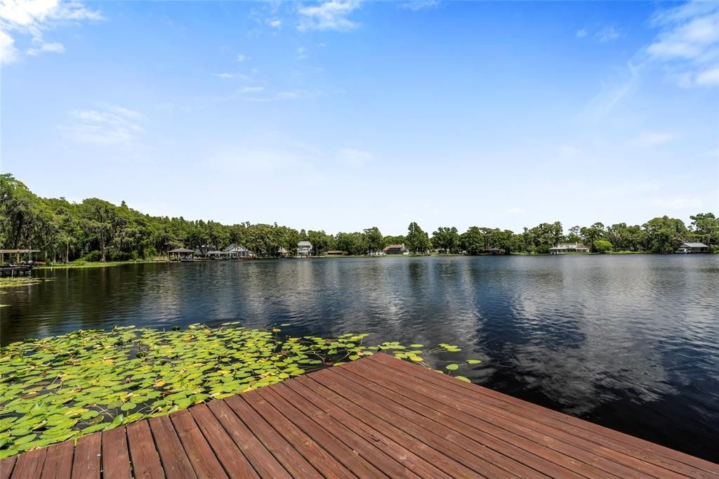 На продажу: $995,405 (0.55 acres)