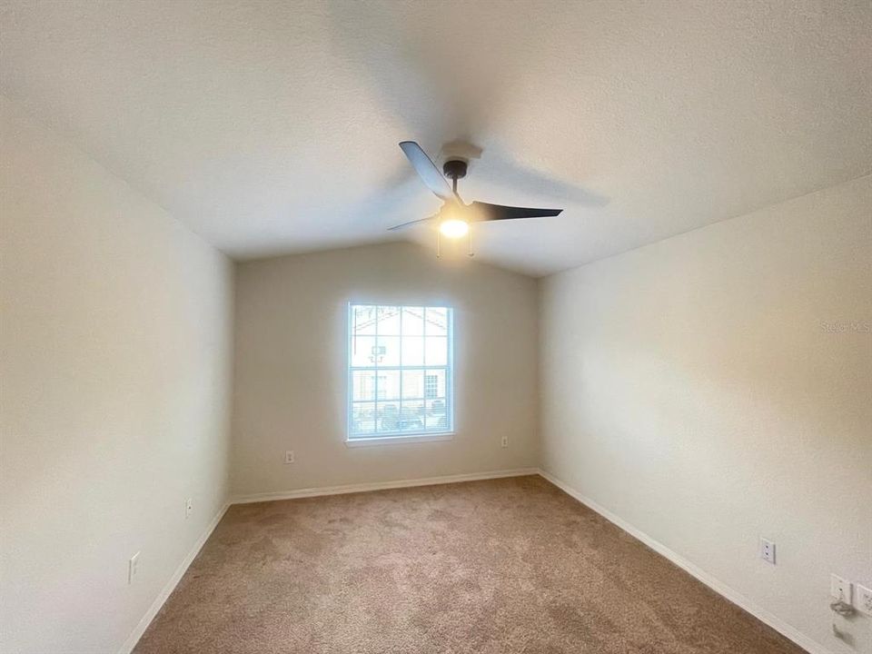 合同活跃: $1,295 (1 贝兹, 1 浴室, 708 平方英尺)