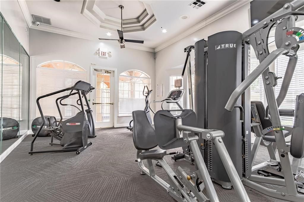 合同活跃: $1,295 (1 贝兹, 1 浴室, 708 平方英尺)