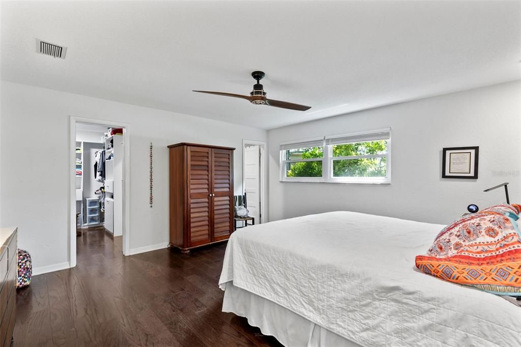 For Sale: $624,900 (4 beds, 2 baths, 3293 Square Feet)