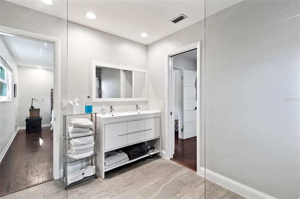 For Sale: $624,900 (4 beds, 2 baths, 3293 Square Feet)