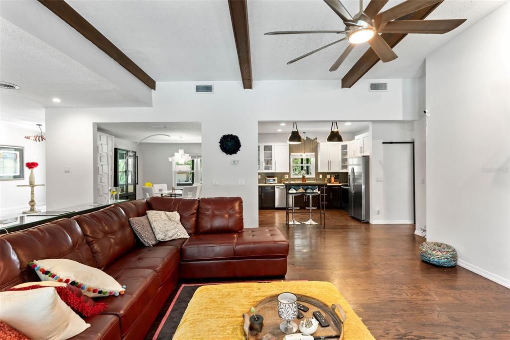 For Sale: $624,900 (4 beds, 2 baths, 3293 Square Feet)