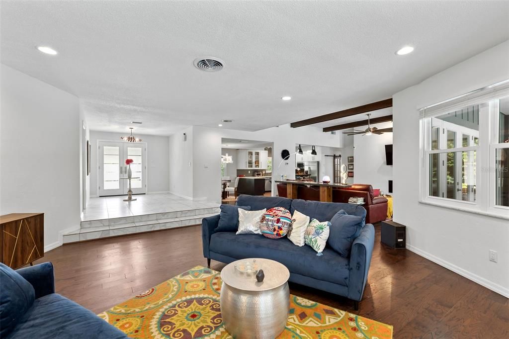 For Sale: $624,900 (4 beds, 2 baths, 3293 Square Feet)